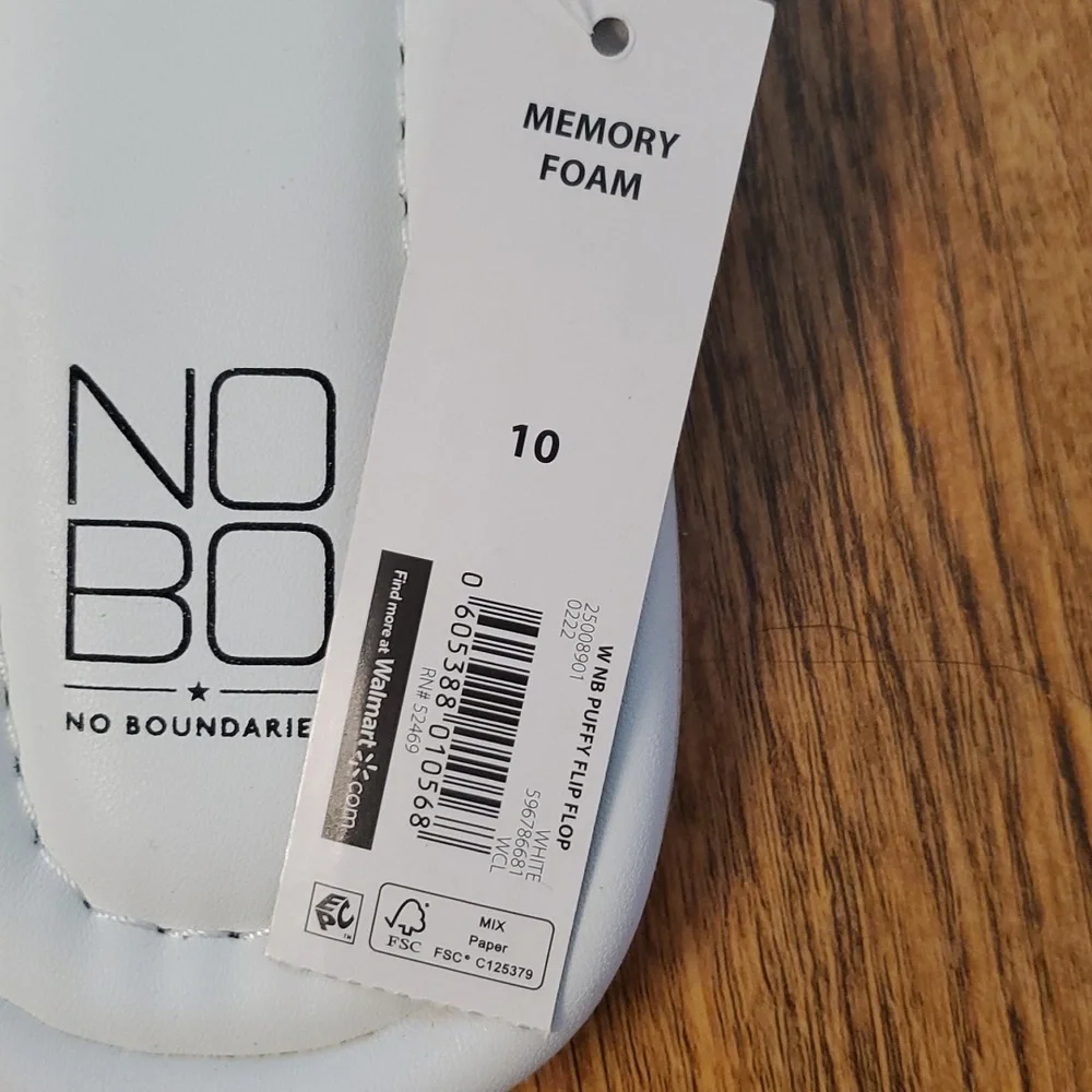 No Boundaries Womans Memory Foam White Thong Sandals‎ Size 10 NWT